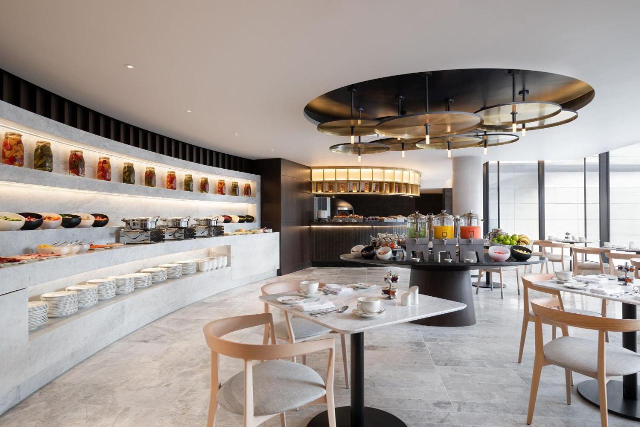 The Westin London City Bagian luar foto The restaurant