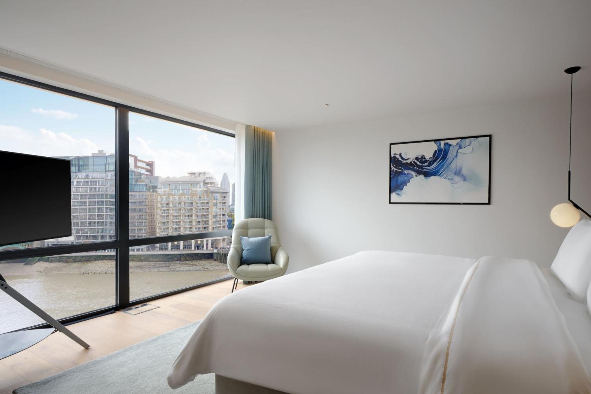 The Westin London City Bagian luar foto Deluxe Room